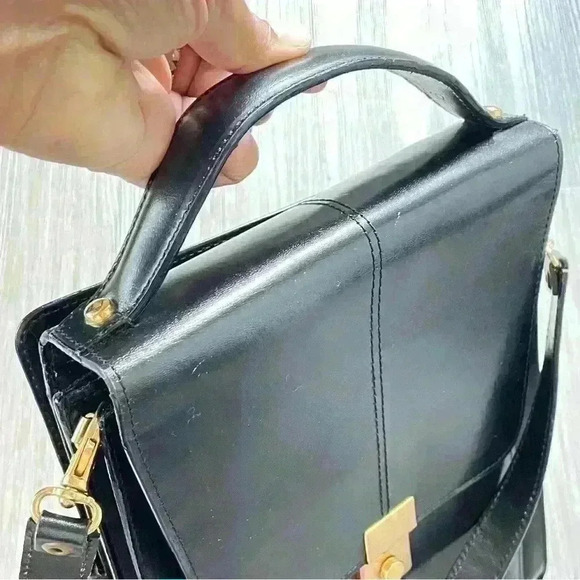 NUOVO  CAPICA BLVK LEATHER MESSENGER CROSSBODY BAG - Picture 13 of 16